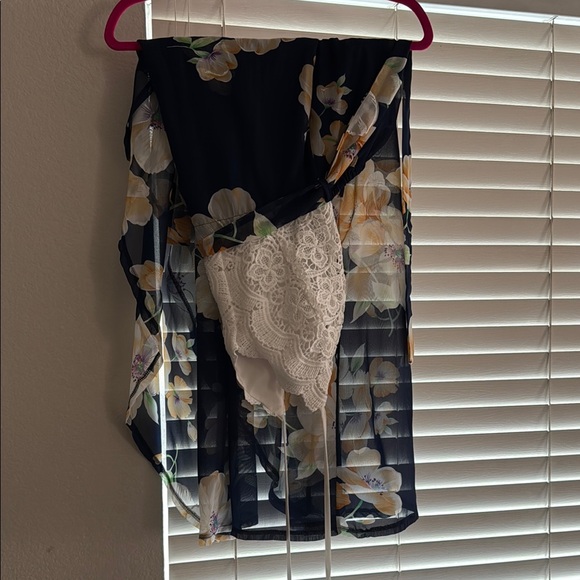 Floral midi dress with open back - Picture 4 of 5